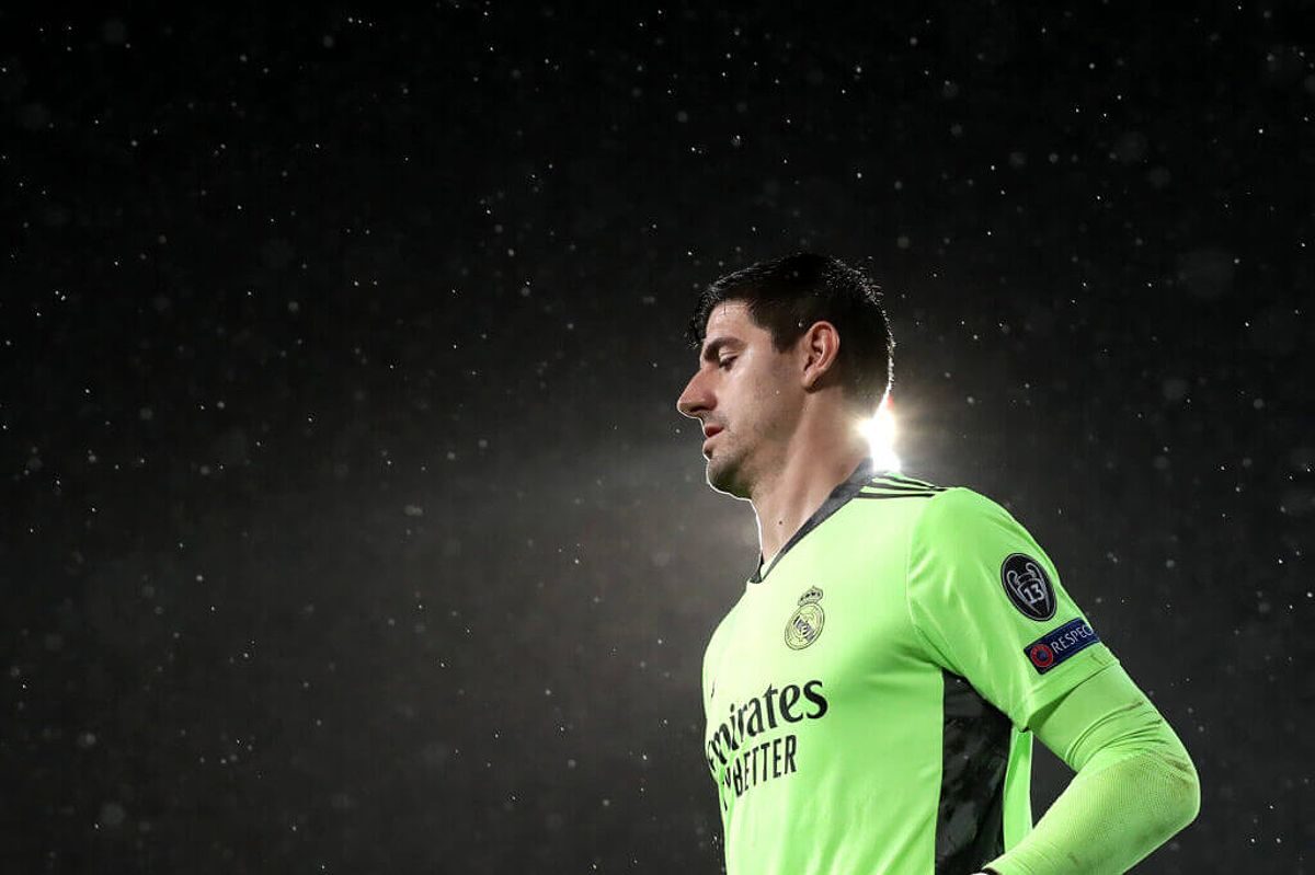 CĐV Chelsea không hài lòng với Courtois, coi anh như kẻ phản bội