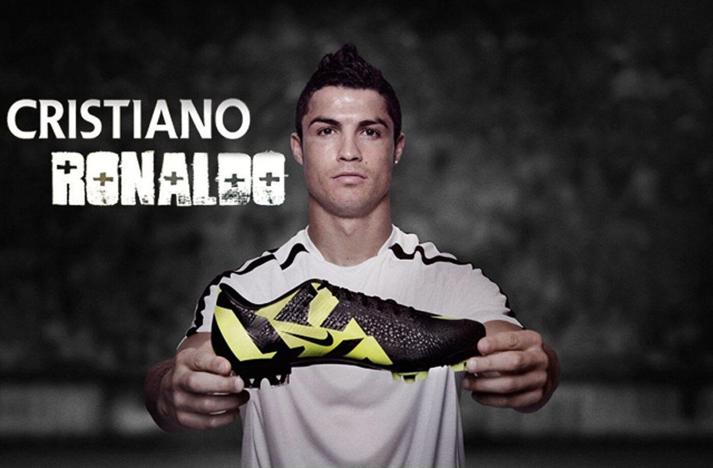 Cristiano Ronaldo ký hợp đồng trọn đời với Nike