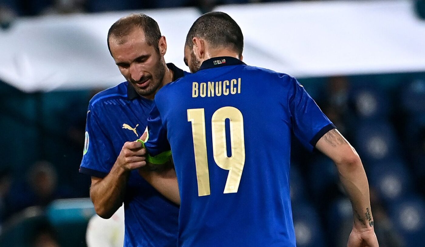 Mourinho khen ngợi Bonucci và Chiellini