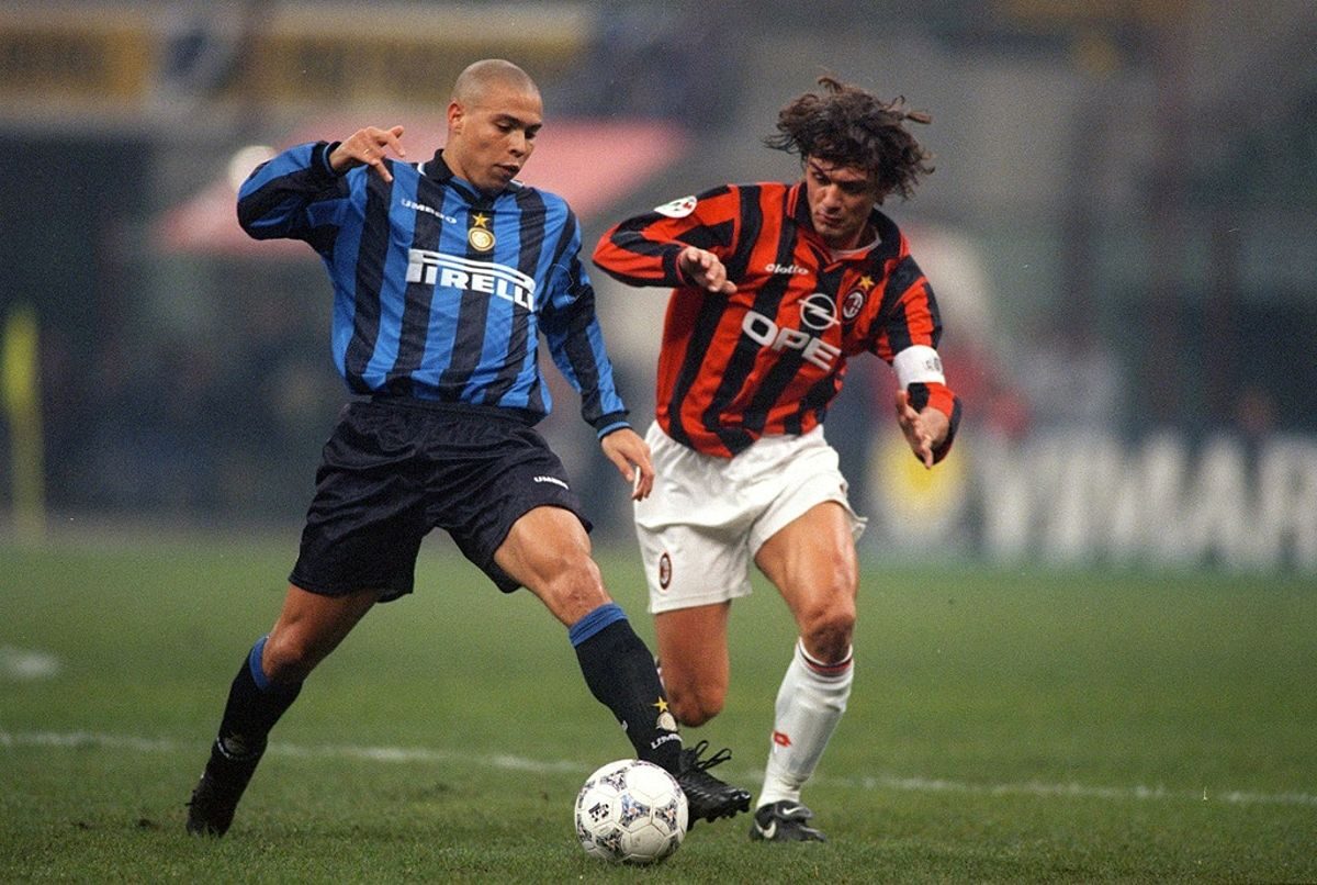 Ronaldo “béo” nhận được sự nể phục của các hậu vệ lão làng cả Paolo Maldini