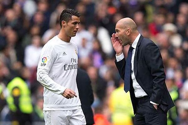 Zinedine Zidane ca ngợi Ronaldo